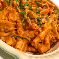 Delectably Creamy Tomato Pasta with Sautéed Mushrooms and Spinach